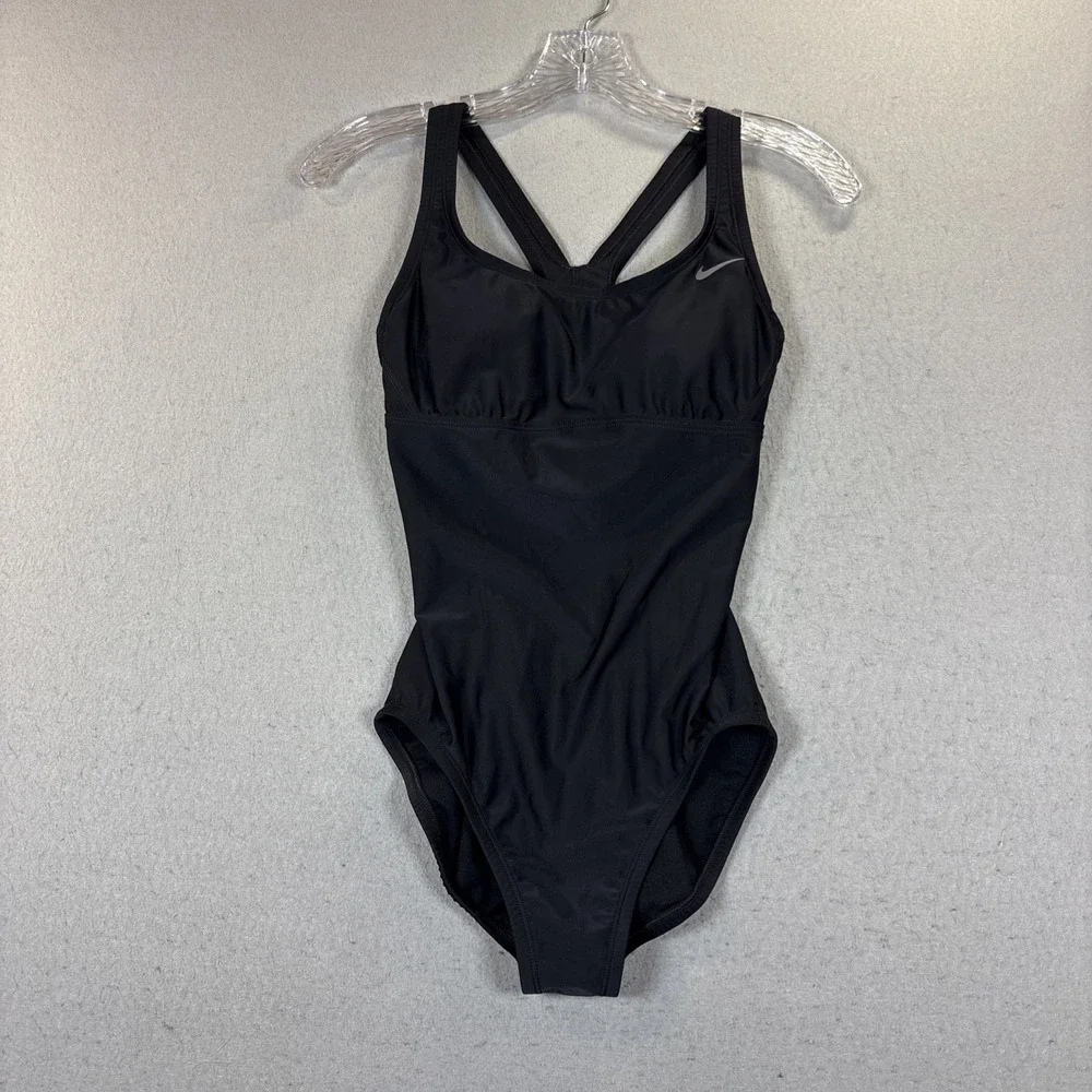 Nike Swim Poly Core Solid Fastback One Piece Swimsuit powerback sz‎ S racerback